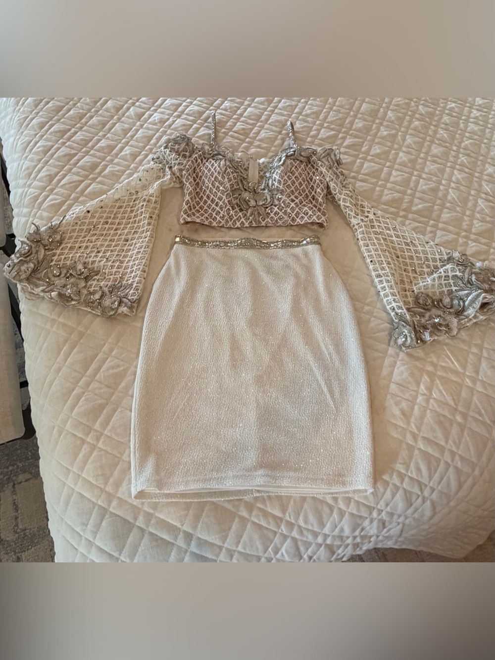 Jonathan Kayne two piece set
Worn once and in beautiful condition